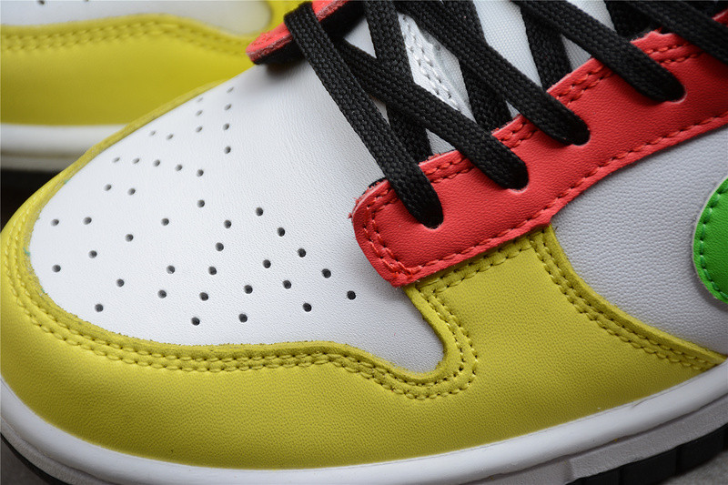 Nike Dunk Low WMNS “Green Strike” DD1503-106