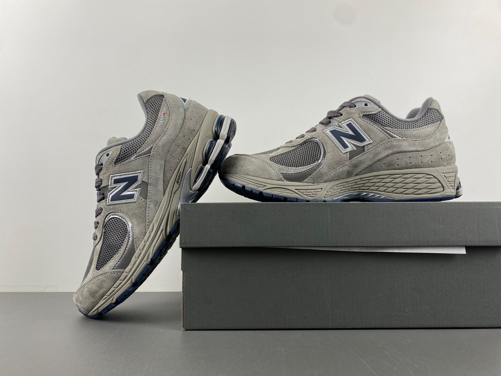 New Balance ML2002RA