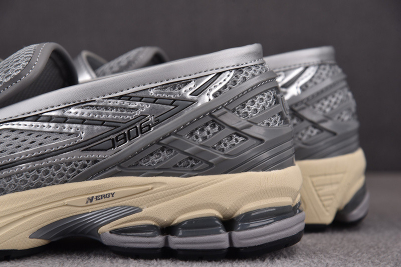 New Balance 1906L Metallic Silver U1906LAE