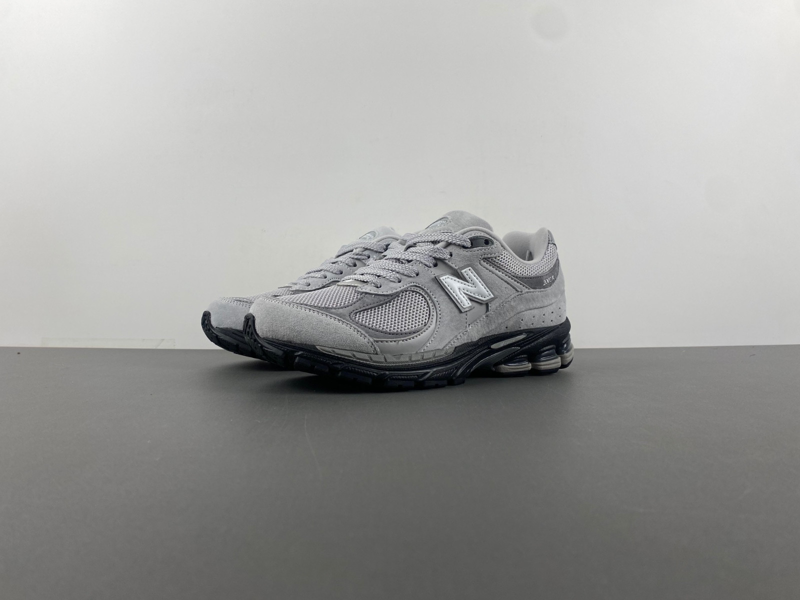 New Balance 2002R M2002RC1