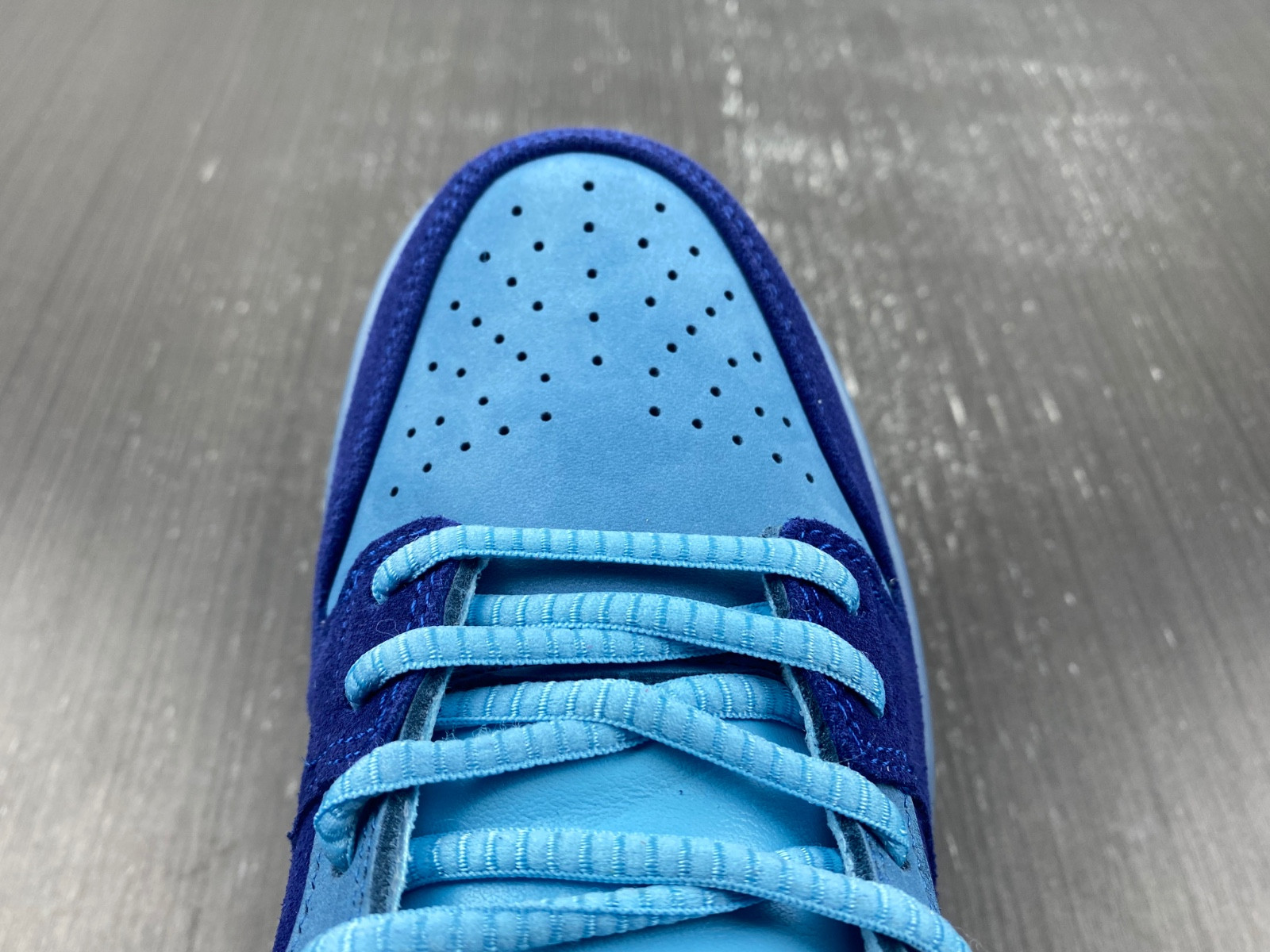 Nike SB Dunk Low Run The Jewels DO9404-400