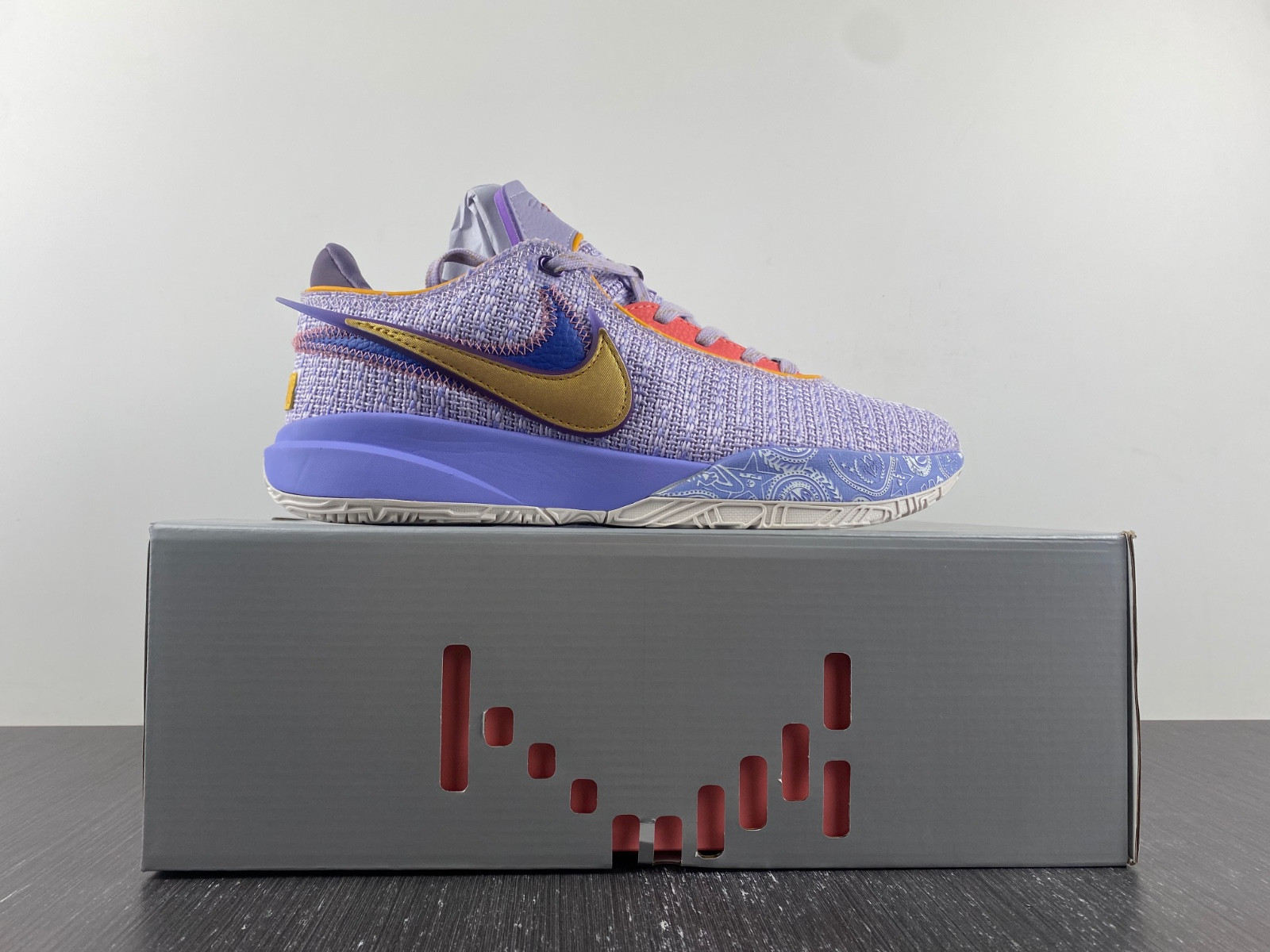 Nike LeBron 20 Violet Frost DJ5422-500