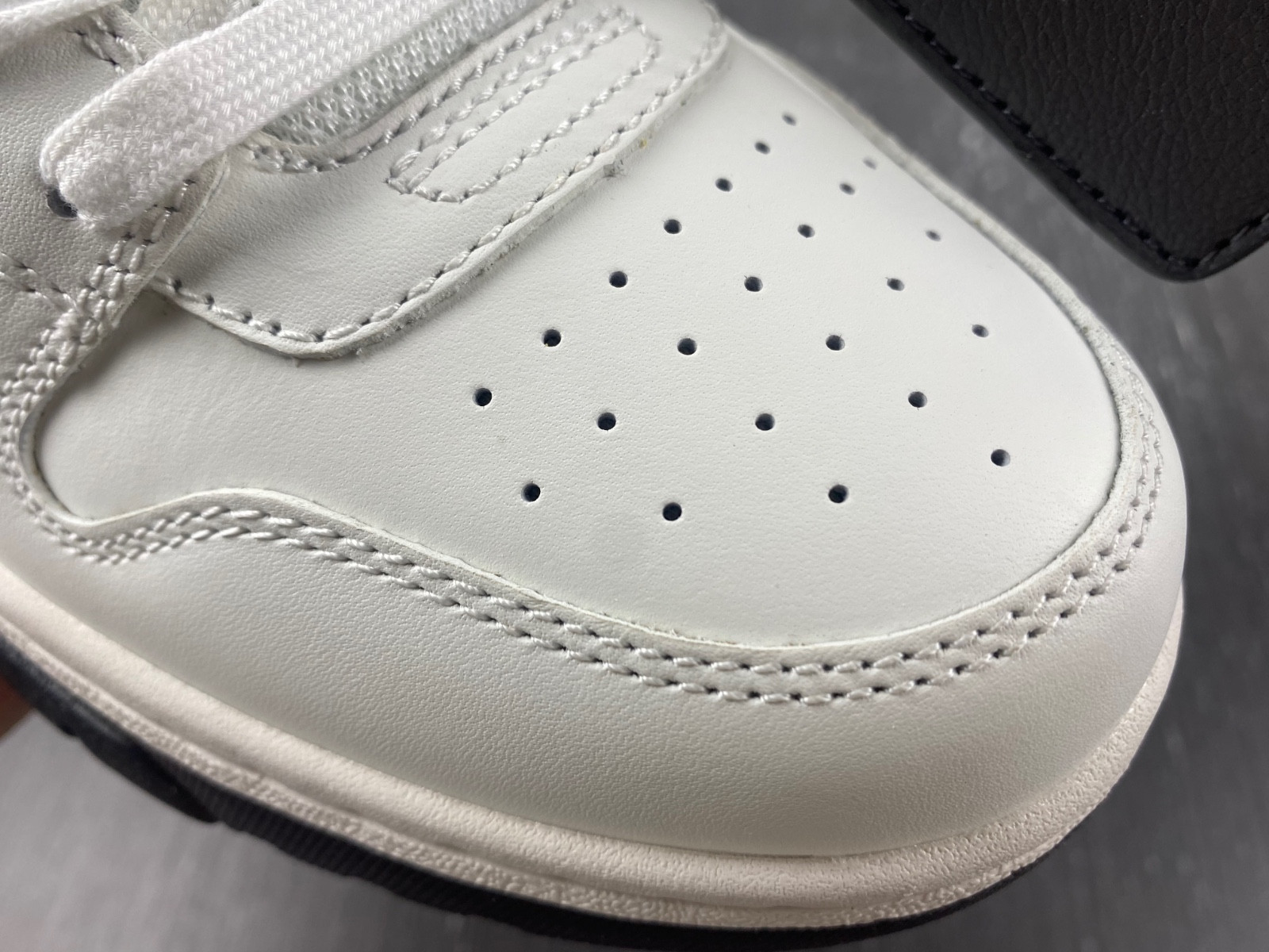 Off White GYM Sneaker