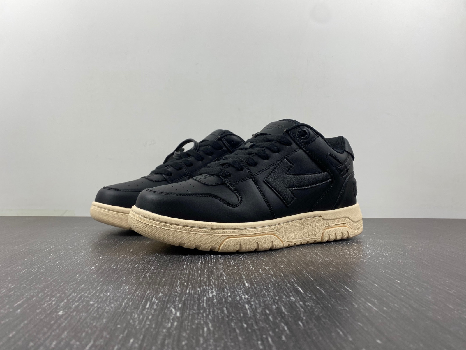 Off White GYM Sneaker