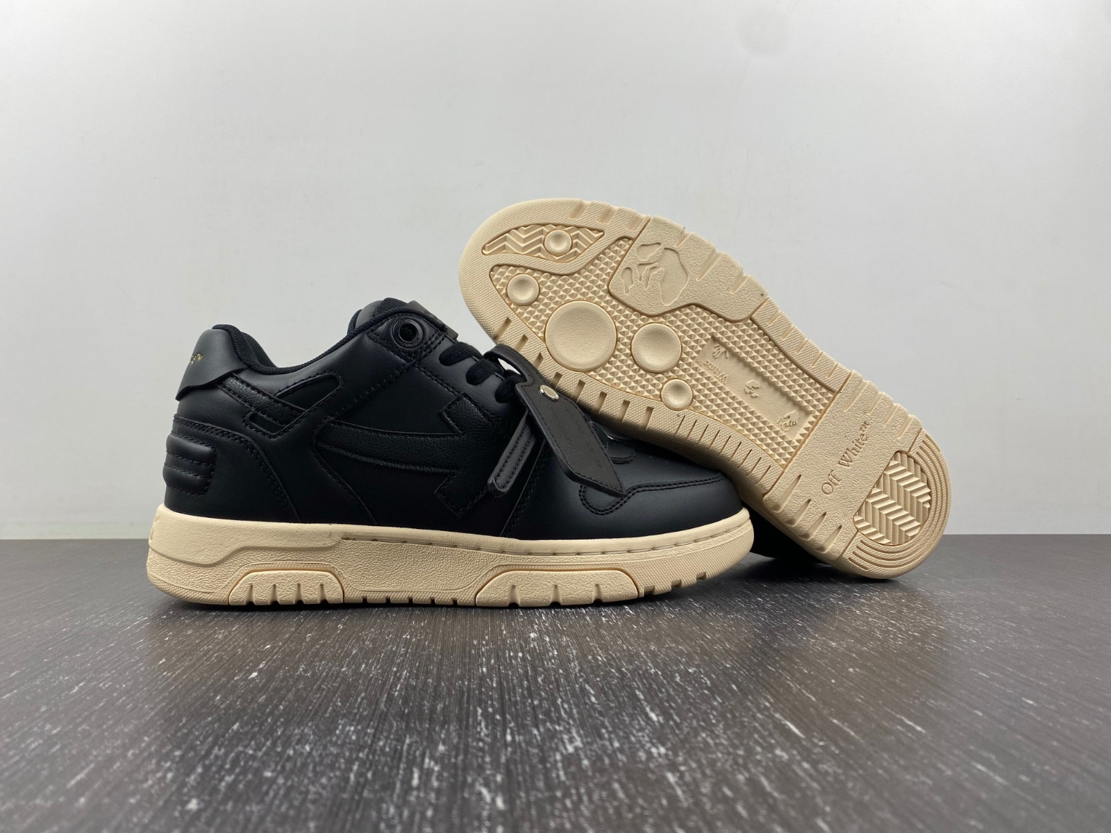 Off White GYM Sneaker