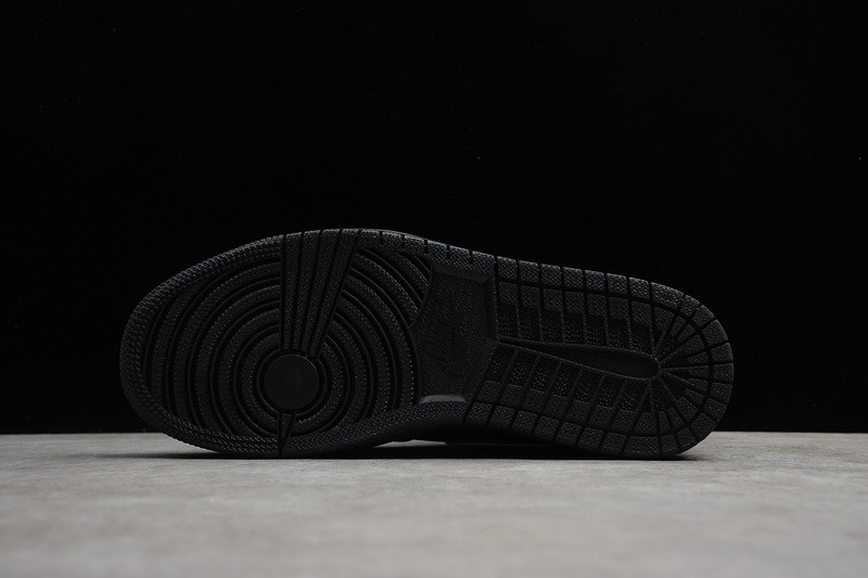 Air Jordan 1 Retro High Patent Black Toe 555088-032