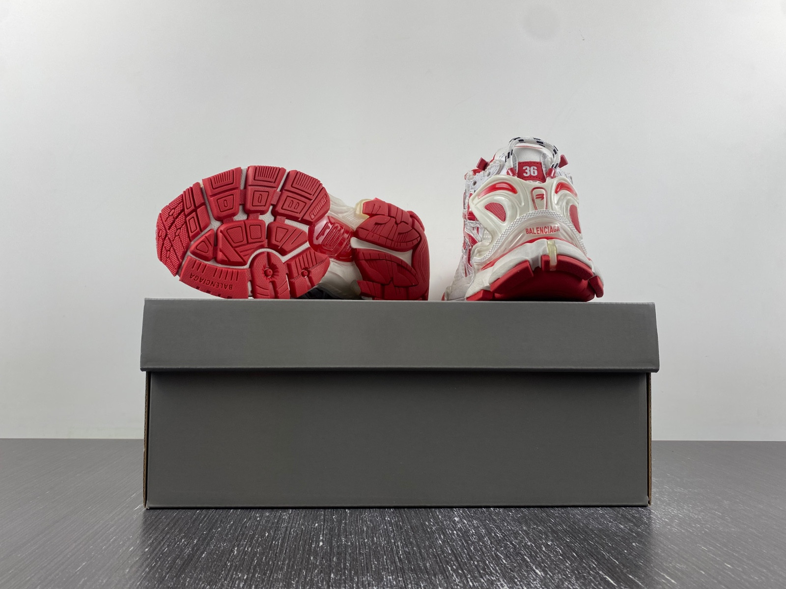 Ba*len*cia*ga runner 677402-w3rb2-9060