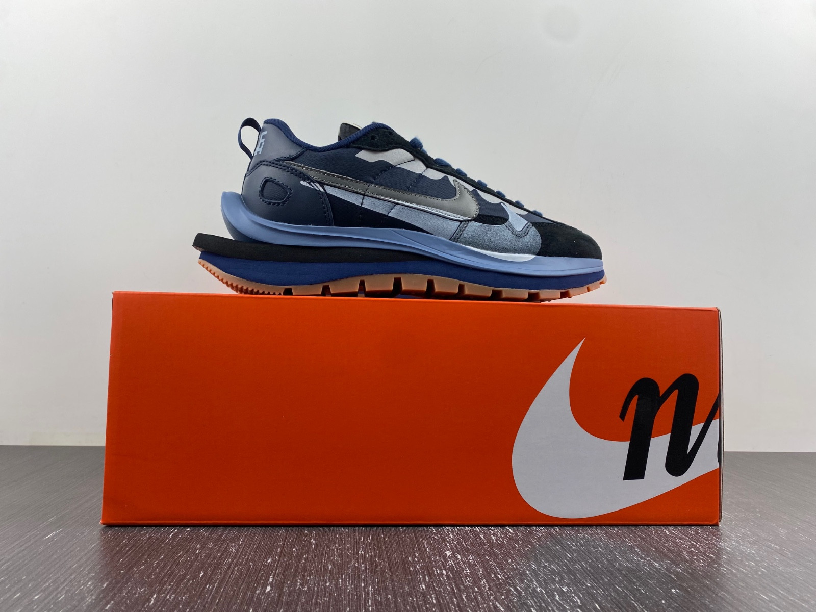 Sacai x Nike DD1875-700