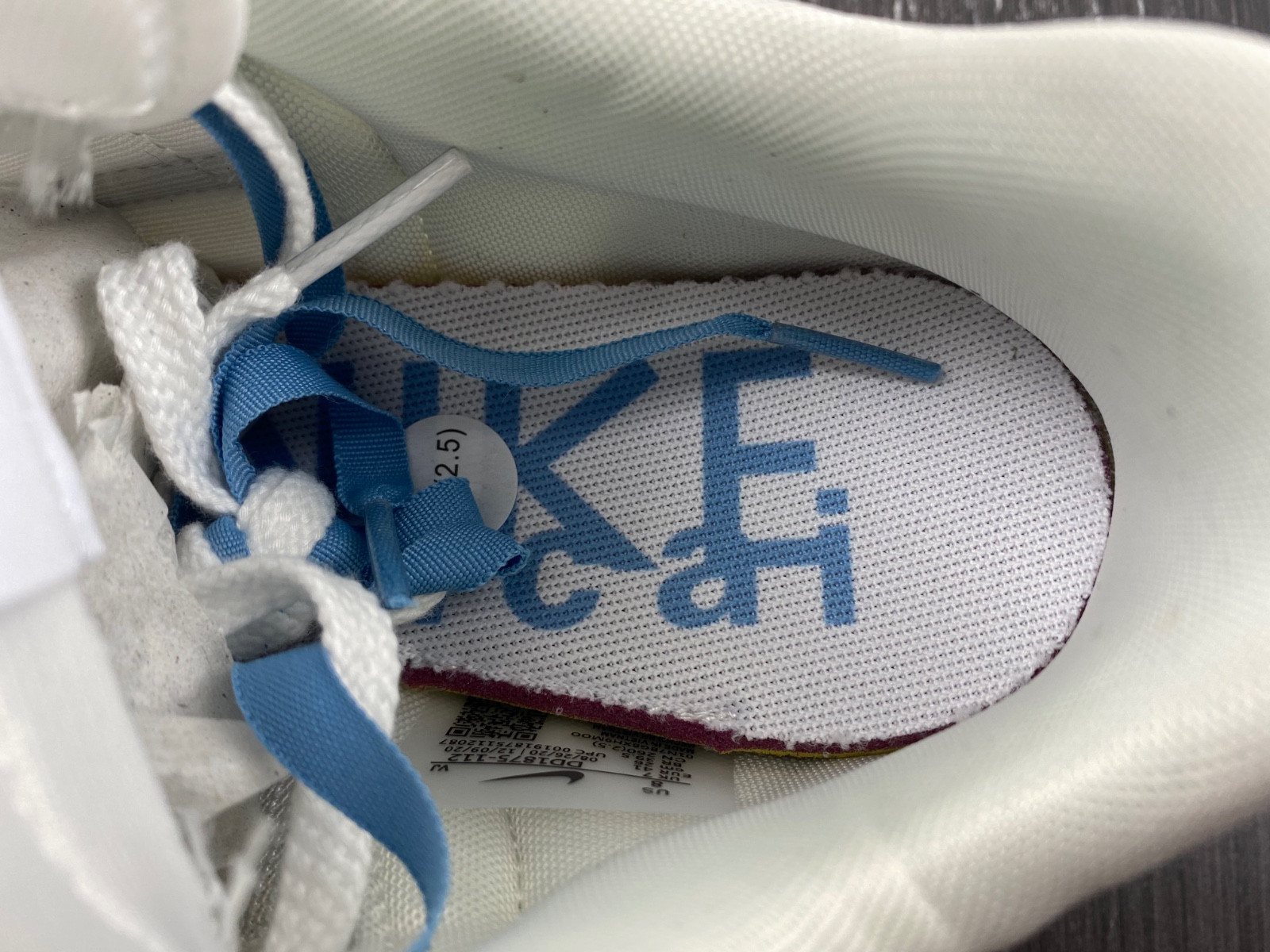 Sacai x Nike DD1875-112