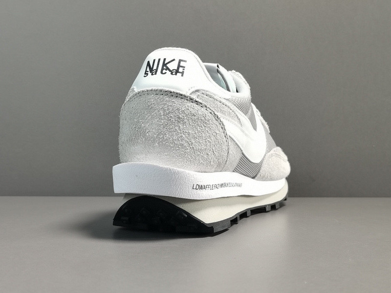Fragment Design xSacai xNike LDWaffle ＂Light Smoke Grey＂DH2684-001