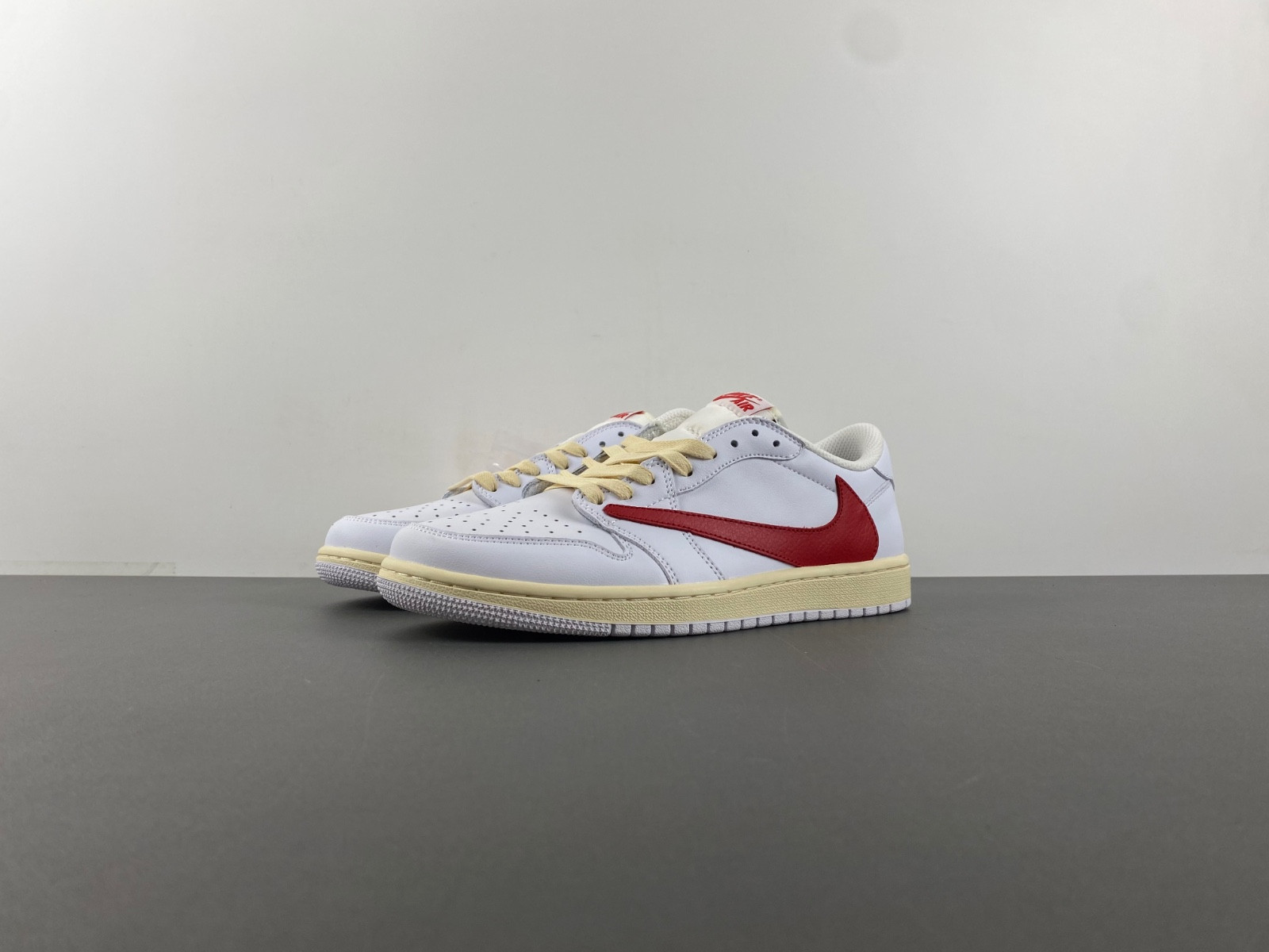 Travis Scott x Air Jordan 1 Low OG CQ4277-113