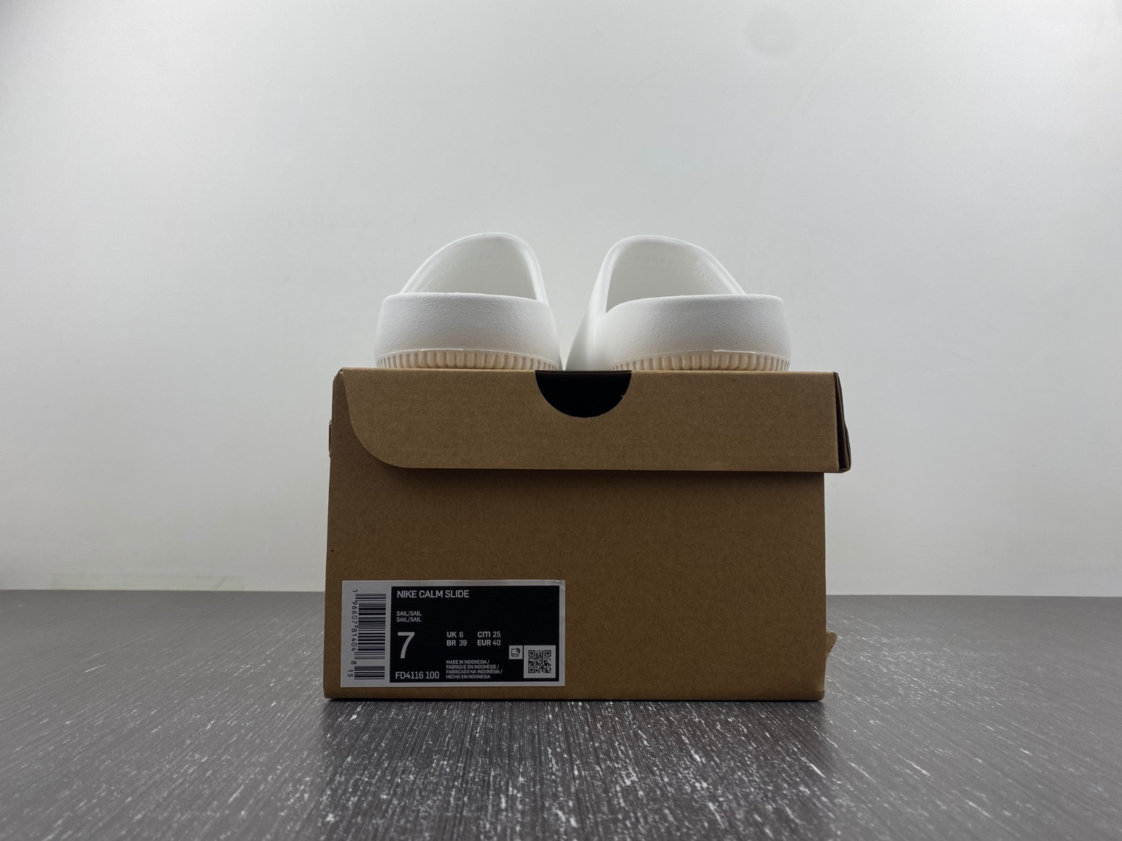 Nike Calm Slides FD4116-100