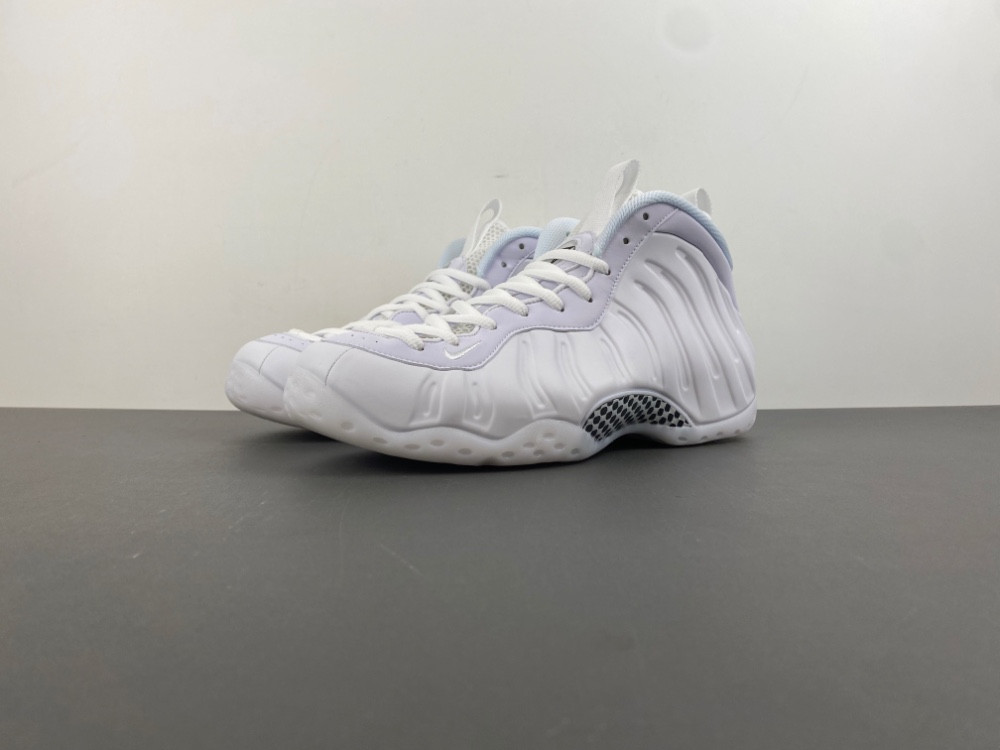 Nike Air Foamposite One “Triple White” HJ5195-100